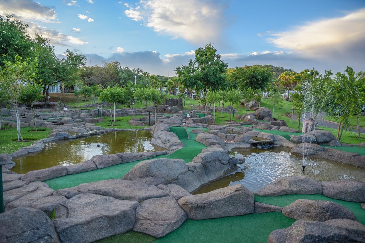 Bush Bungalows At Sun City Resort Rustenburg Bagian luar foto