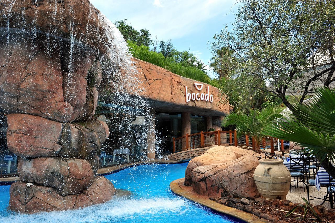 Bush Bungalows At Sun City Resort Rustenburg Bagian luar foto