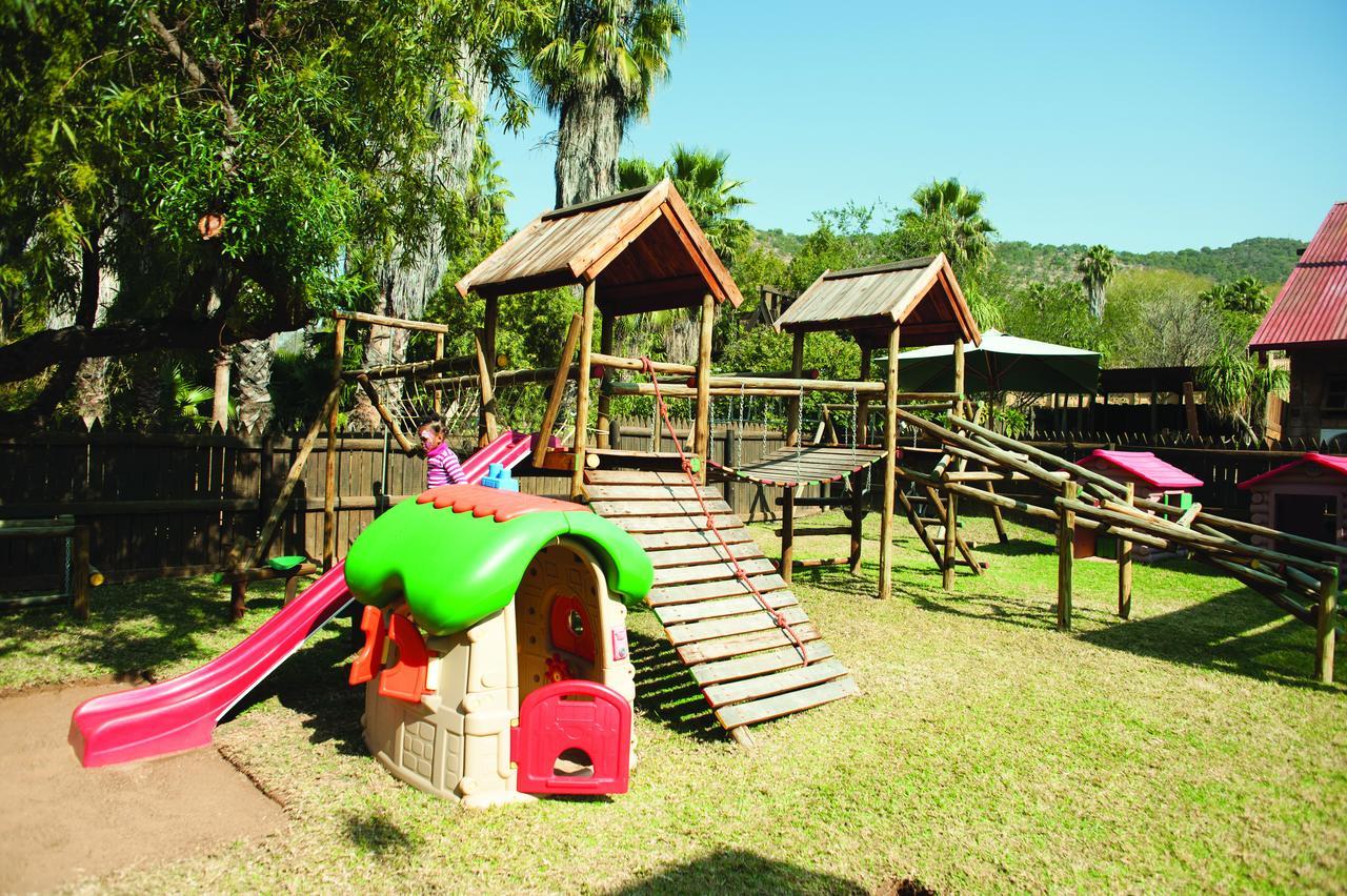 Bush Bungalows At Sun City Resort Rustenburg Bagian luar foto