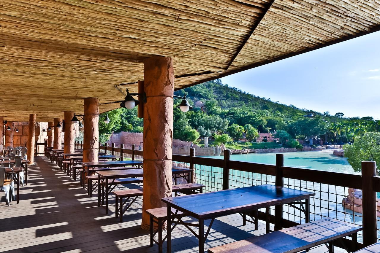 Bush Bungalows At Sun City Resort Rustenburg Bagian luar foto