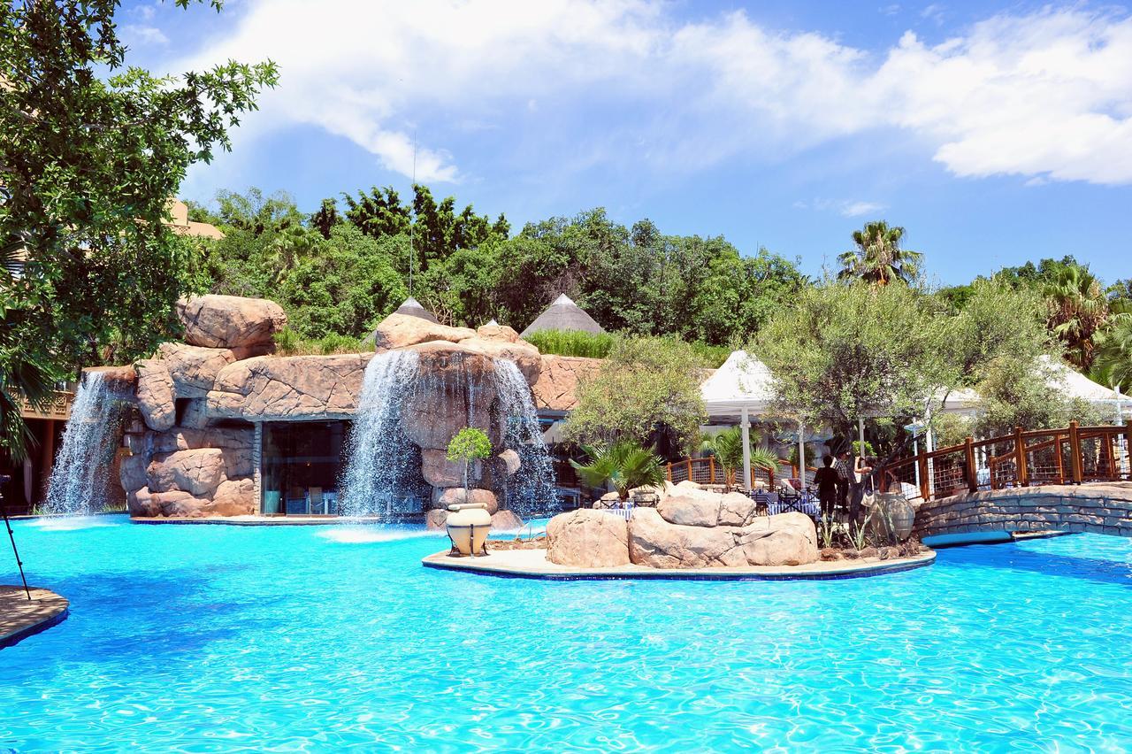 Bush Bungalows At Sun City Resort Rustenburg Bagian luar foto