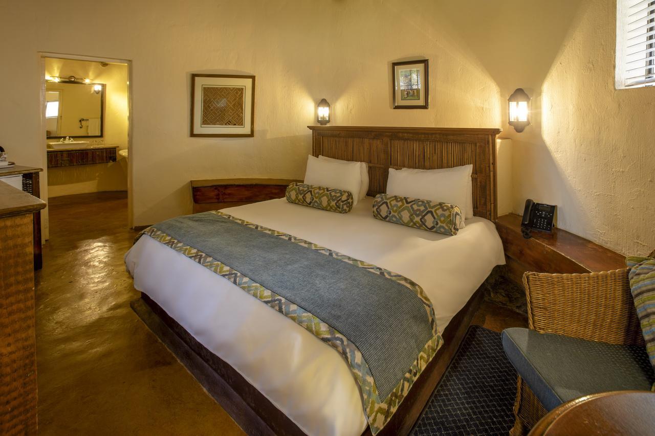 Bush Bungalows At Sun City Resort Rustenburg Bagian luar foto
