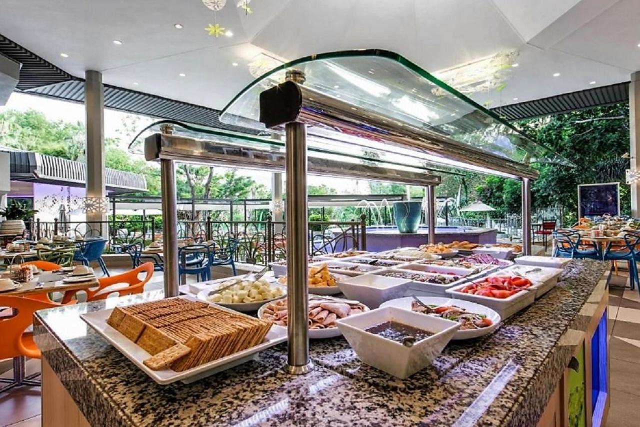 Bush Bungalows At Sun City Resort Rustenburg Bagian luar foto
